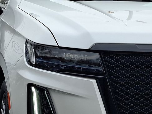 Certified 2024 Cadillac Escalade V w/ Heavy-Duty Trailer Package image 10