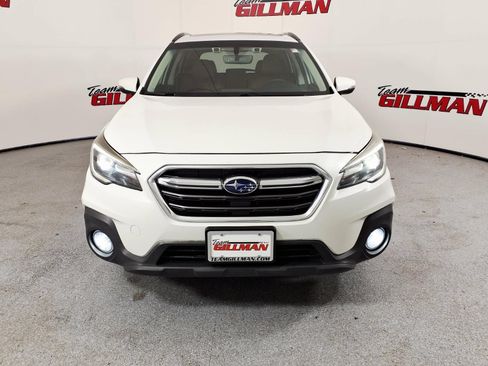 Used 2019 Subaru Outback 2.5i Touring w/ Popular Package #3A AWD/4WD image 2