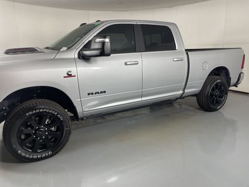 New 2026 RAM 2500 Laramie AWD/4WD image 5