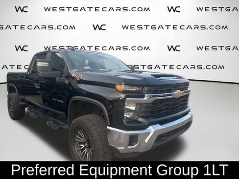 Used 2024 Chevrolet Silverado 3500 LT image 2
