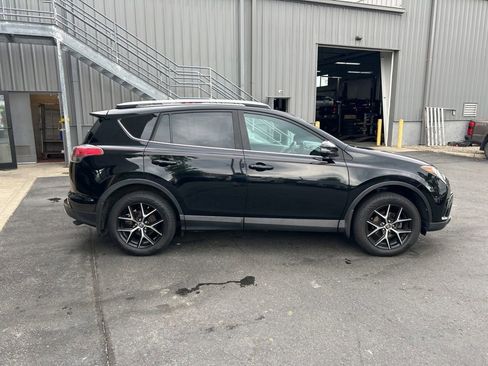 Used 2016 Toyota RAV4 SE AWD/4WD image 2