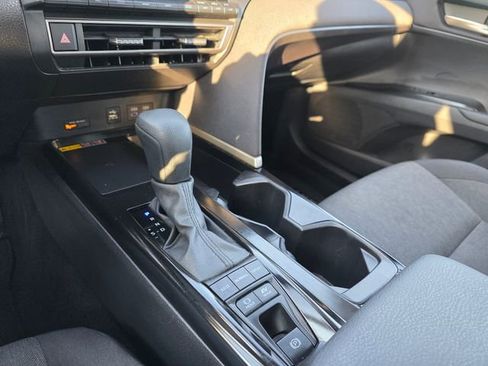 Used 2025 Toyota Camry LE image 17