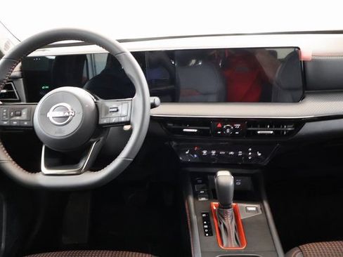 New 2026 Nissan Kicks SR w/ Cold Weather Package FWD image 10