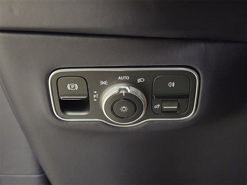 Used 2025 Aston Martin DBX 707 image 40