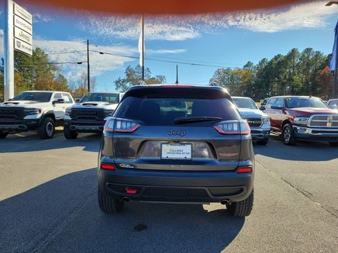 Used 2022 Jeep Cherokee Trailhawk w/ Technology Group B image 4