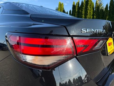 Used 2024 Nissan Sentra SV FWD image 13