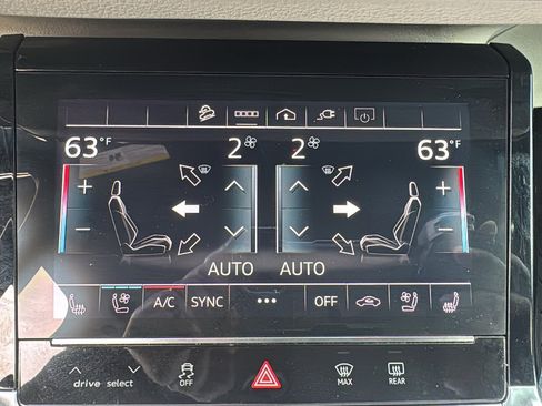 Used 2024 Audi Q8 e-tron Premium Plus w/ Premium Plus Package AWD/4WD image 20