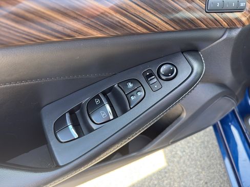 Used 2016 Nissan Maxima Platinum FWD image 11
