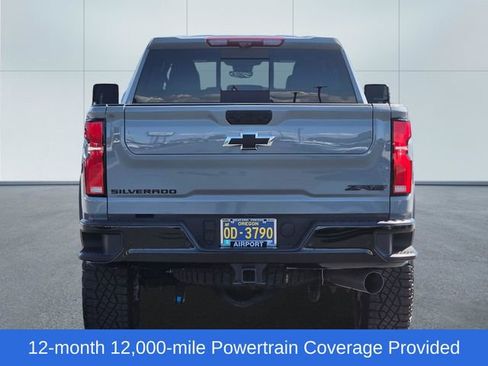 Used 2025 Chevrolet Silverado 2500 ZR2 w/ Technology Package AWD/4WD image 4
