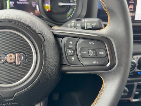 Used 2024 Jeep Wrangler Unlimited AWD/4WD image 19