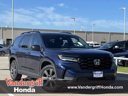 Used 2025 Honda Pilot Sport image 1