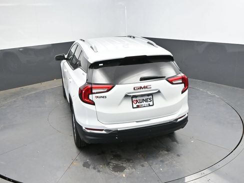 Used 2024 GMC Terrain SLT AWD/4WD image 29