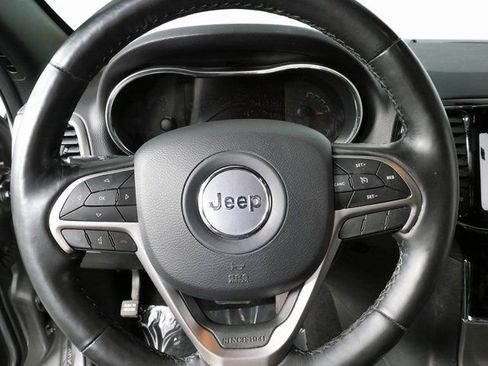 Used 2020 Jeep Grand Cherokee Altitude RWD image 8