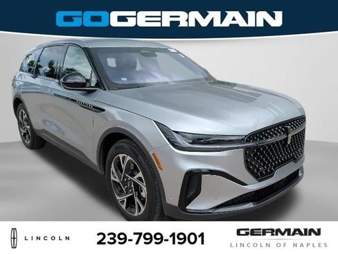 Used 2024 Lincoln Nautilus Premier w/ Jet Appearance Package AWD/4WD image 3