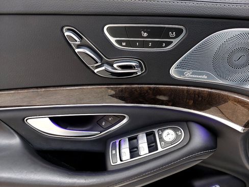 Used 2015 Mercedes-Benz S 550 Sedan image 17