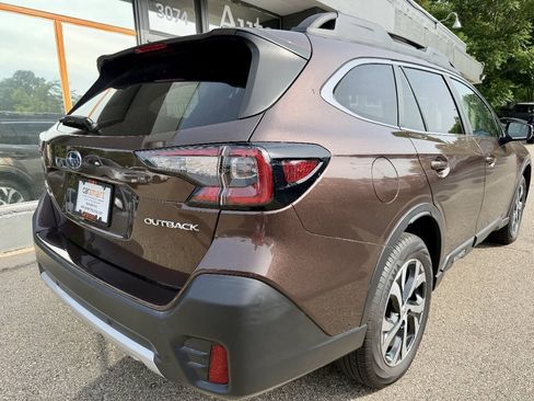 Used 2022 Subaru Outback Limited AWD/4WD image 9