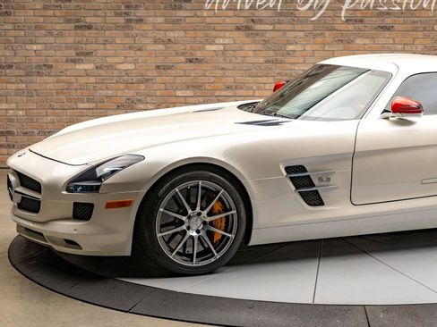 Used 2011 Mercedes-Benz SLS AMG Coupe image 10