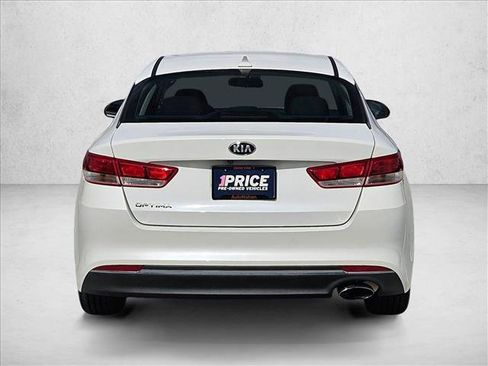 Used 2017 Kia Optima LX w/ Option Group 014 FWD image 5