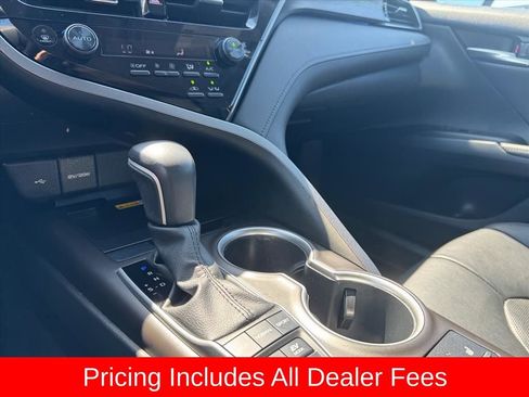 Used 2022 Toyota Camry XLE FWD image 20