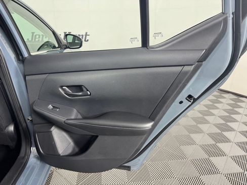Used 2024 Nissan Sentra SV FWD image 36