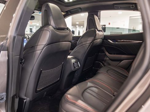 Used 2019 Maserati Levante S GranSport image 36