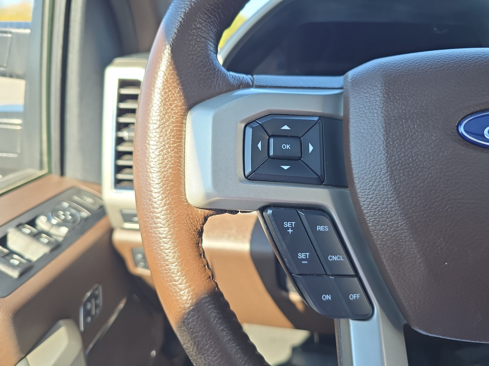Used 2022 Ford F350 King Ranch w/ King Ranch Ultimate Package AWD/4WD image 30