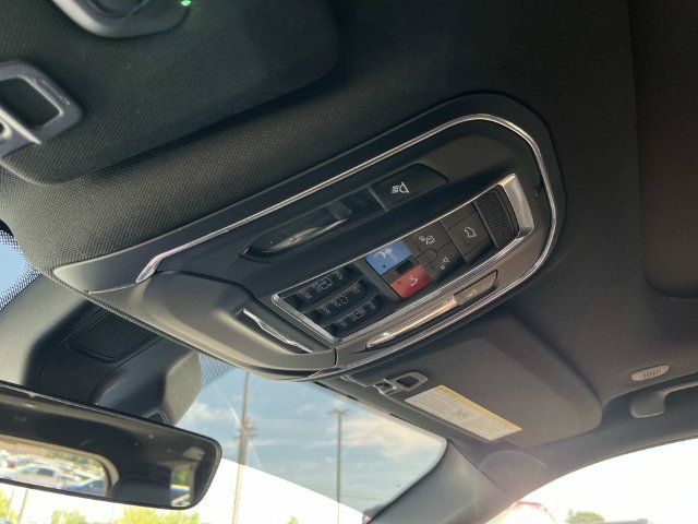 Used 2025 Jeep Grand Cherokee L Limited w/ Black Appearance Package AWD/4WD image 36