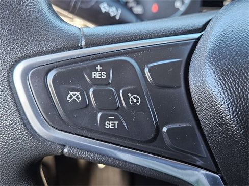 Used 2018 Chevrolet Equinox LT image 23