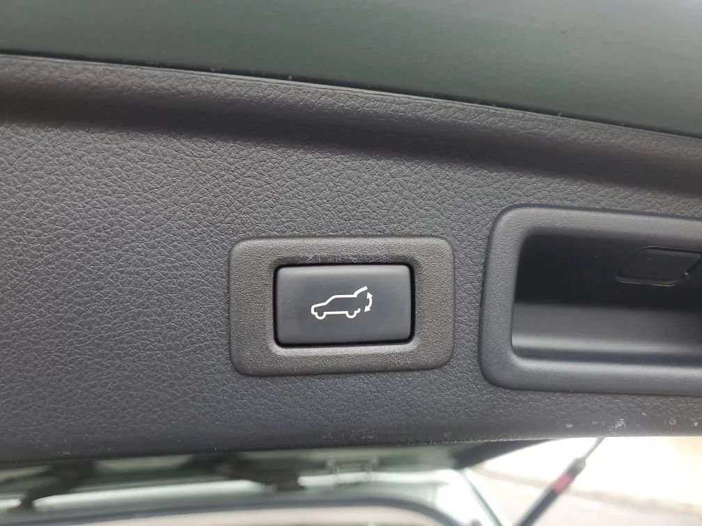 Used 2017 Subaru Forester 2.5i Limited AWD/4WD image 10