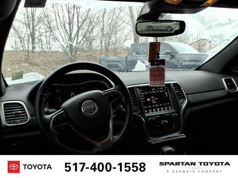 Used 2018 Jeep Grand Cherokee Altitude image 11