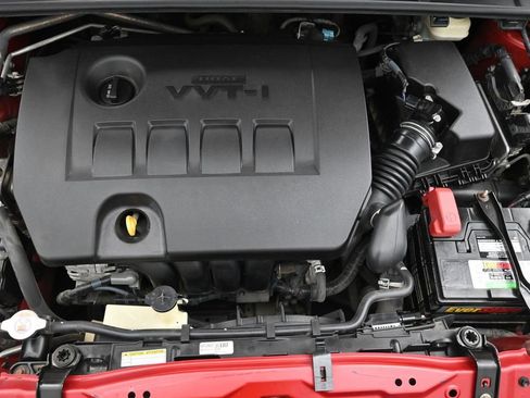 Used 2017 Toyota Corolla LE image 29