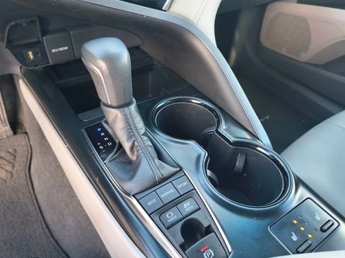 Used 2018 Toyota Camry LE image 20