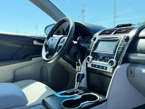 Used 2012 Toyota Camry LE FWD image 26