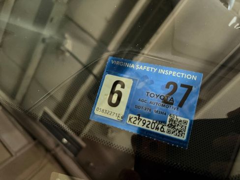 Certified 2017 Toyota Camry XLE FWD image 37