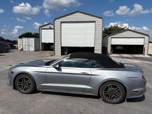 Used 2022 Ford Mustang Premium RWD image 7
