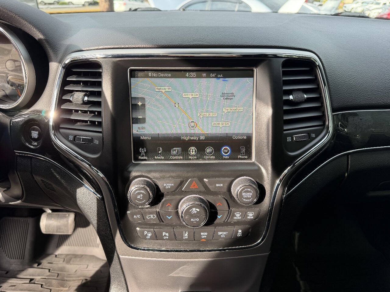 Used 2017 Jeep Grand Cherokee Trailhawk w/ Trailhawk Luxury Group AWD/4WD image 27