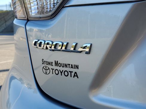 Used 2021 Toyota Corolla LE image 8