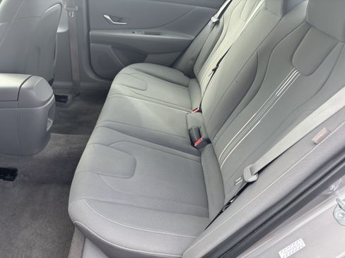 Used 2024 Hyundai Elantra SEL FWD image 21