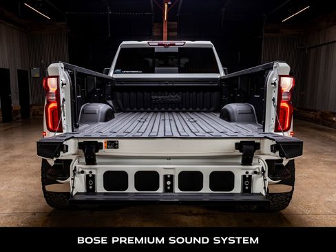 Used 2023 Chevrolet Silverado 3500 High Country image 9