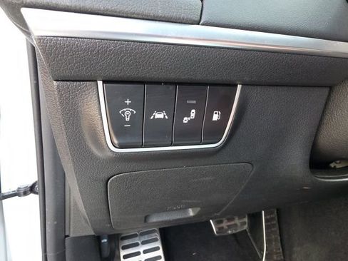 Used 2021 Kia Stinger GT1 AWD/4WD image 15