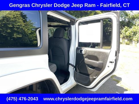 Used 2024 Jeep Wrangler Unlimited w/ Convenience Group AWD/4WD image 12