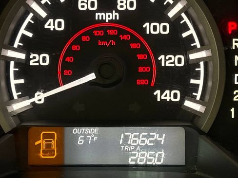 Used 2010 Honda Ridgeline RTS image 15