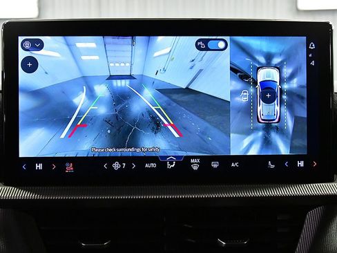 Used 2025 Ford Explorer ST-Line w/ Premium Package image 24