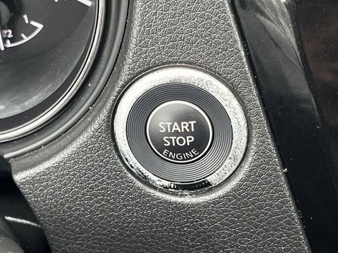 Certified 2022 Nissan Rogue Sport SL w/ Premium Package image 8