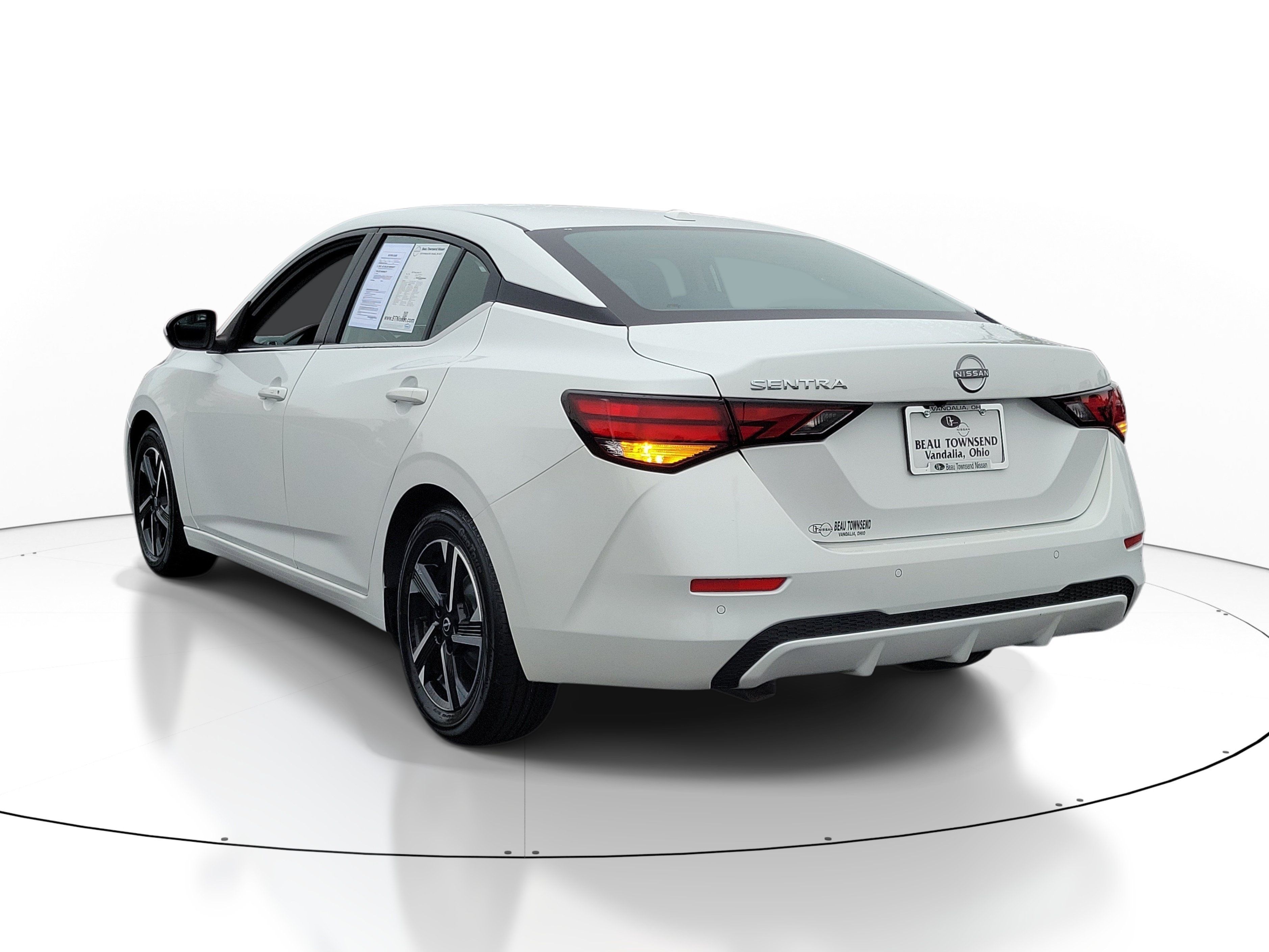 Certified 2025 Nissan Sentra SV FWD image 3