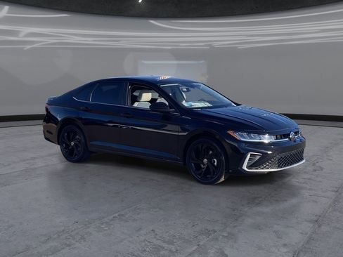 New 2026 Volkswagen Jetta SE FWD image 2