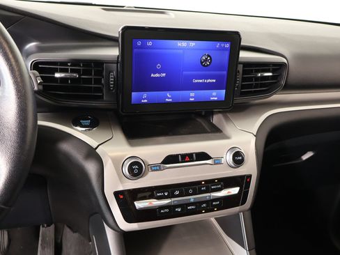 Used 2022 Ford Explorer XLT RWD image 5