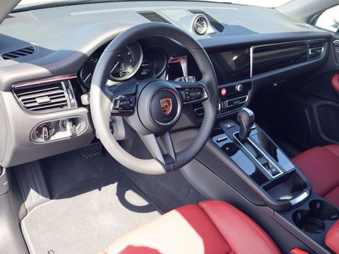 New 2026 Porsche Macan AWD/4WD image 4