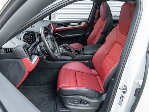 Used 2024 Porsche Cayenne Coupe AWD/4WD image 37
