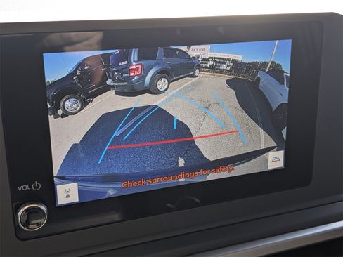 Used 2024 Toyota Tacoma SR image 22